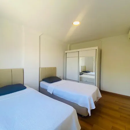 Apartment Kadinlar Denizi'nde Plaja 50 Metre 1+1 Daire *