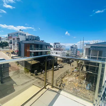 Apartment Kadinlar Denizi'nde Plaja 50 Metre 1+1 Daire Kusadasi